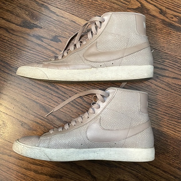 Nike x J Crew Women’s Blazer Mid Top Snakeskin Sneakers, 12 - Picture 3 of 8